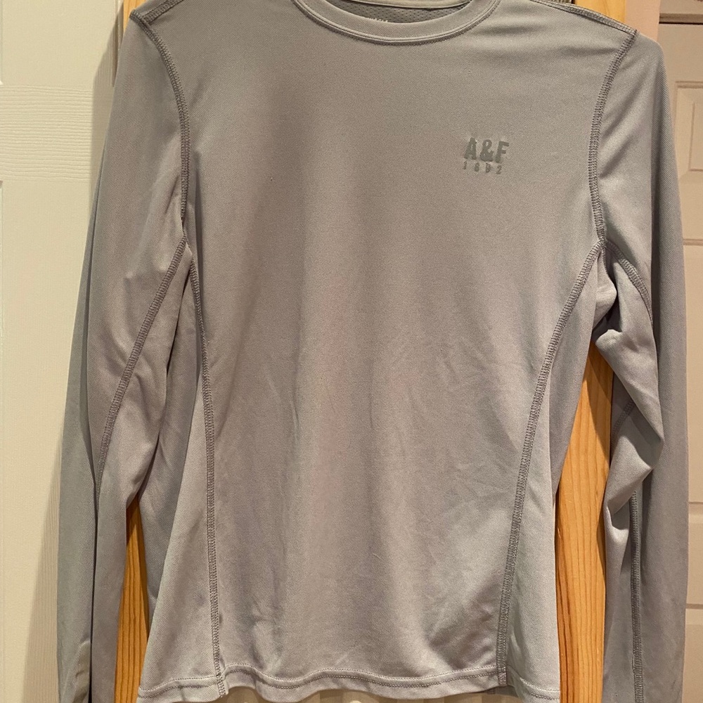 Athletic shirt